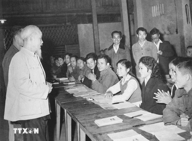BÀI VIẾT CỦA TỔNG BÍ THƯ, CHỦ TỊCH NƯỚC TÔ LÂM: ÁNH SÁNG HỒ CHÍ MINH SOI ĐƯỜNG CHO CHÚNG TA ĐI