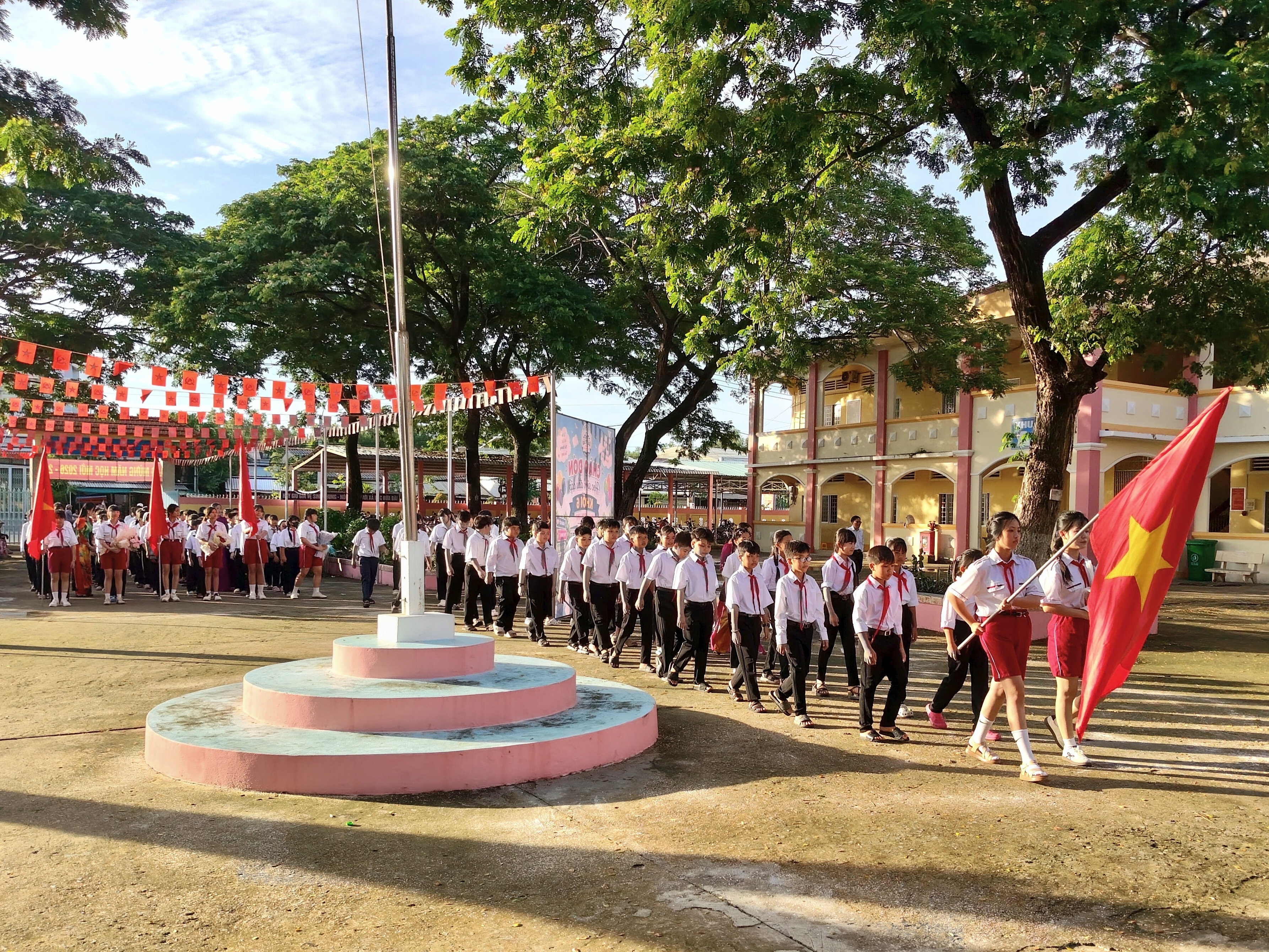 Phó Chủ tịch UBND tỉnh Nguyễn Quỳnh Thiện dự Lễ khai giảng năm học 2026 – 2027 tại Trường THCS Nguyễn Đáng
