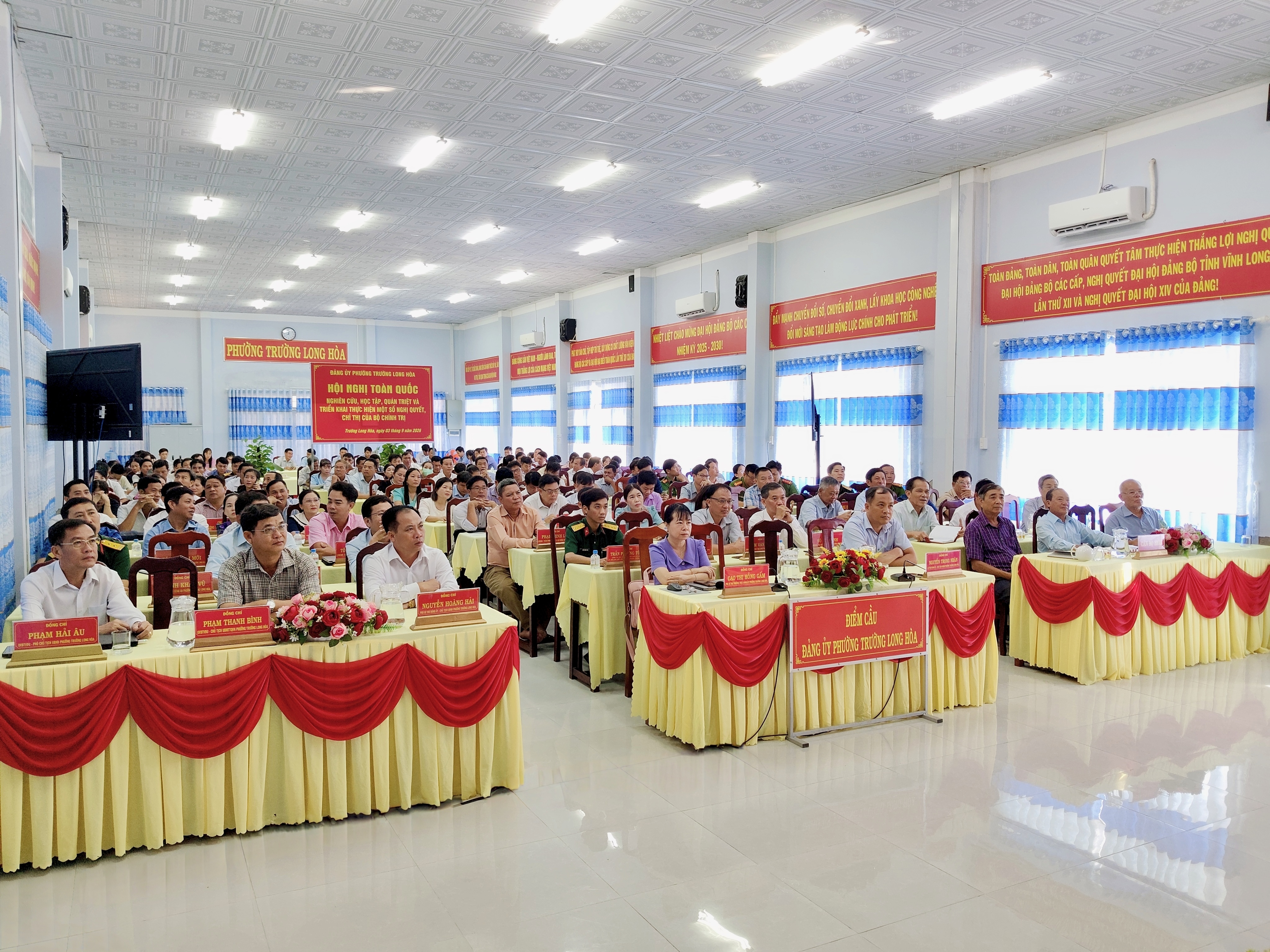  Hội nghị toàn quốc quán triệt và triển khai thực hiện một số Nghị quyết, Chỉ thị của Bộ Chính trị