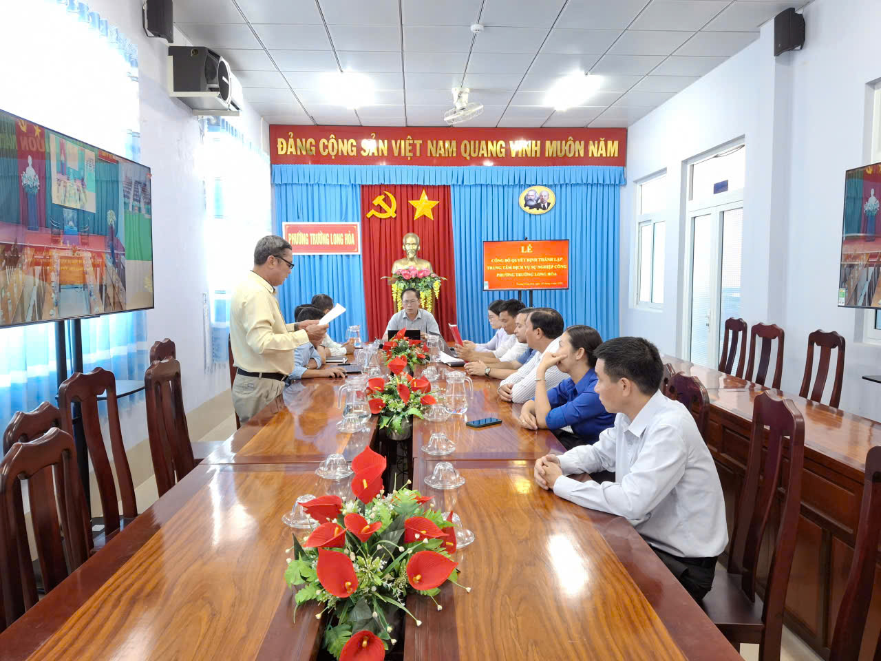 Lễ công bố quyết định thành lập Trung tâm dịch vụ sự nghiệp công phường Trường Long Hòa